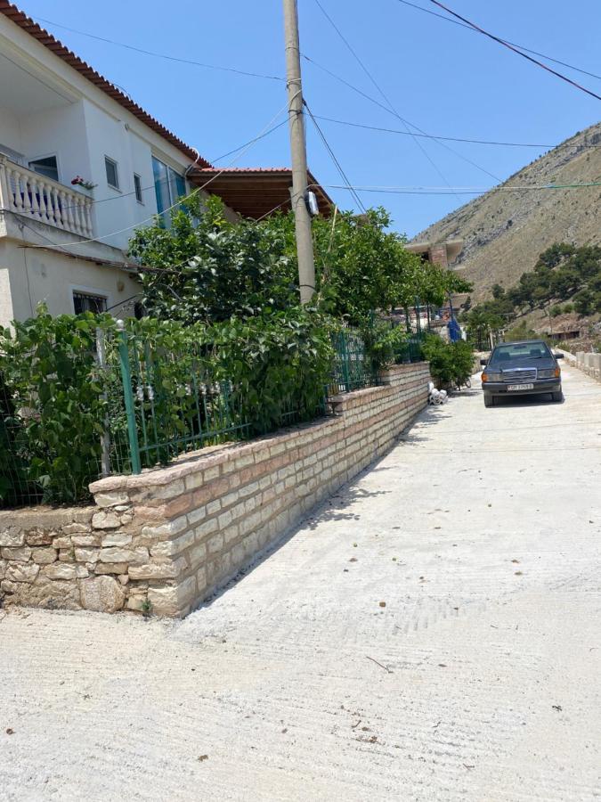 Vila Sinani Саранда Экстерьер фото